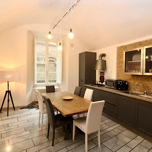 https://luxury-suite-apartment-angiolieri.it-tuscanyhotel.com